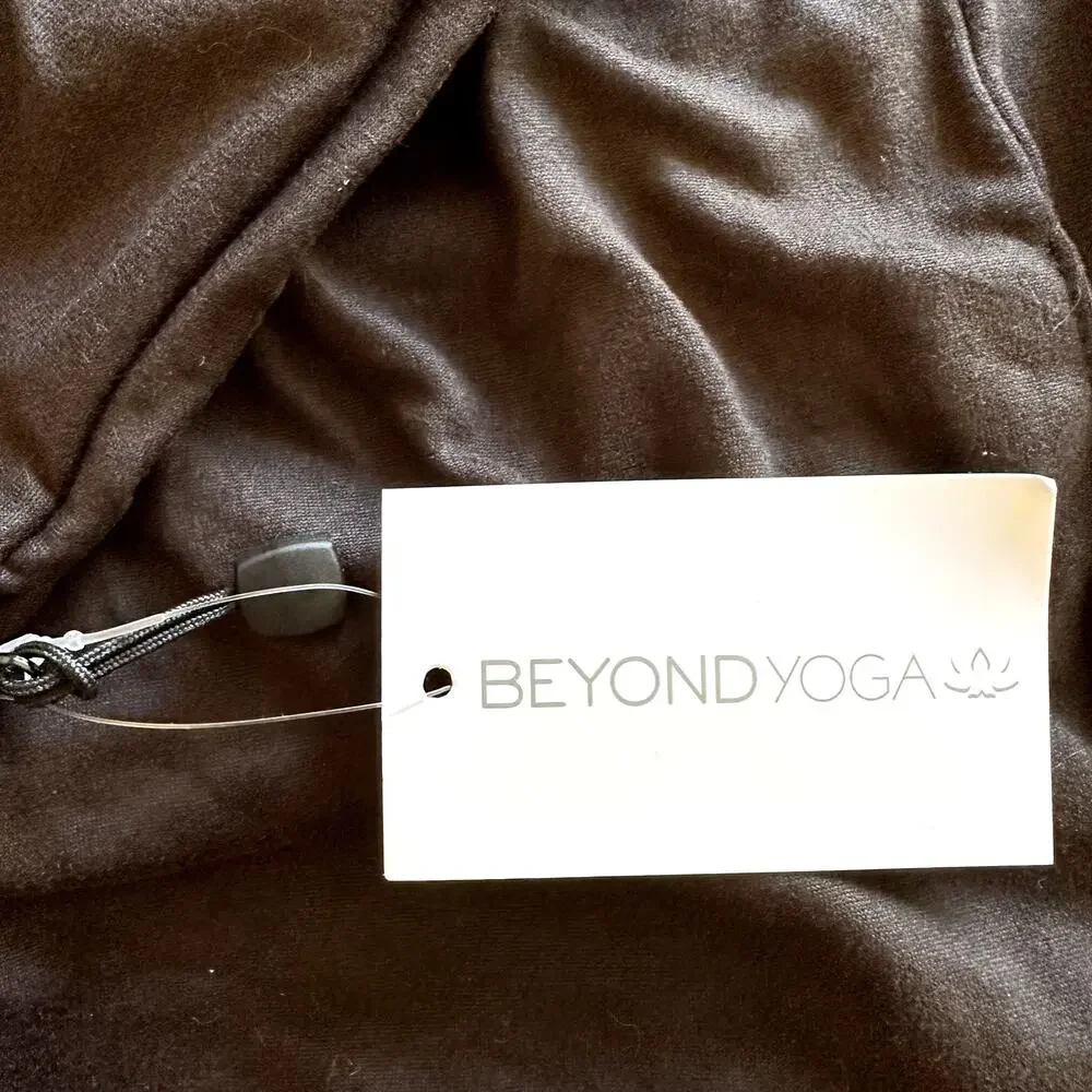 Beyond Yoga Pocket Infinity Scarf Lightweight Hidden Zip Cozy Soft Black NWT